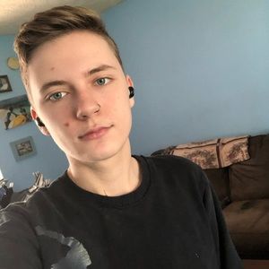 Meet your Posher, Alex